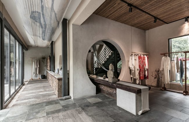 合肥特色服飾展廳裝修設(shè)計(jì)方案效果圖-合肥博妍裝飾公司